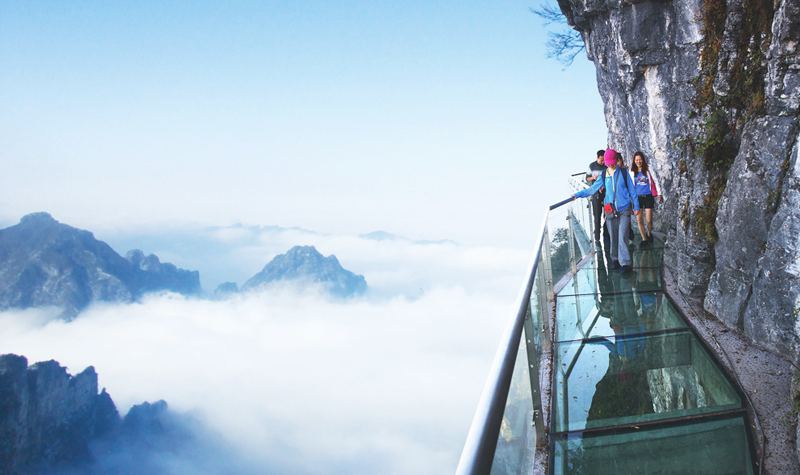 長(zhǎng)沙出發(fā)到張家界玻璃橋云天渡、森林公園、天門山玻璃棧道往返4天3晚游