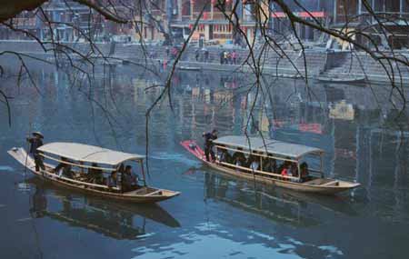 張家界森林公園、袁家界、天子山、大峽谷、玻璃橋、天門山、玻璃棧道、鳳凰古城三晚四日游